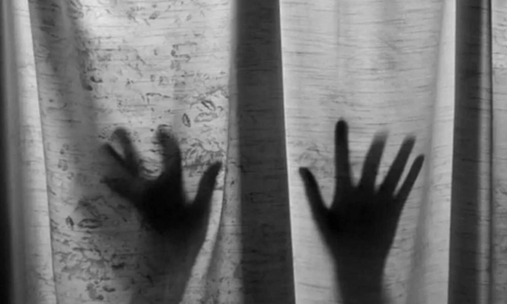 Σοκ στον Κολωνό: Συνελήφθη 44χρονος που βίαζε κατ' εξακολούθηση 16χρονη